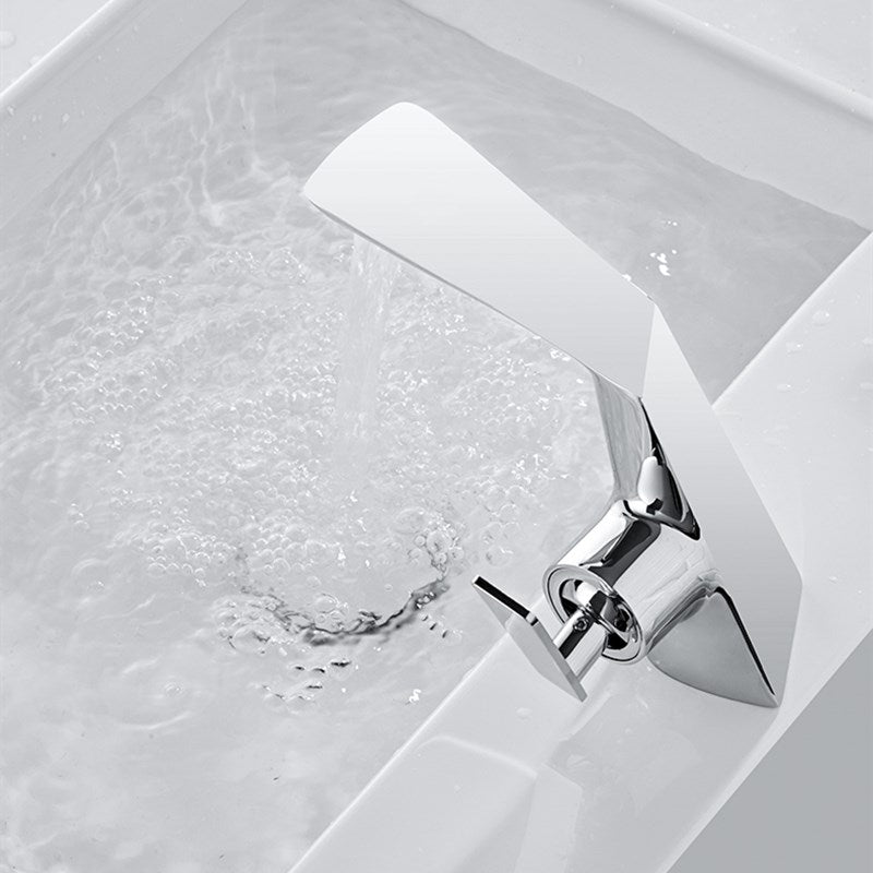 Raven - Modern Bathroom Faucet