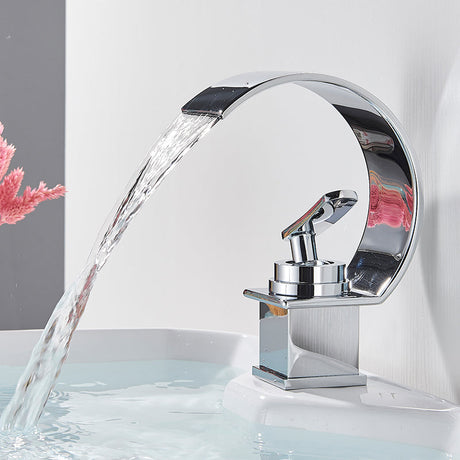 Bruce - Curved Bathroom Faucet