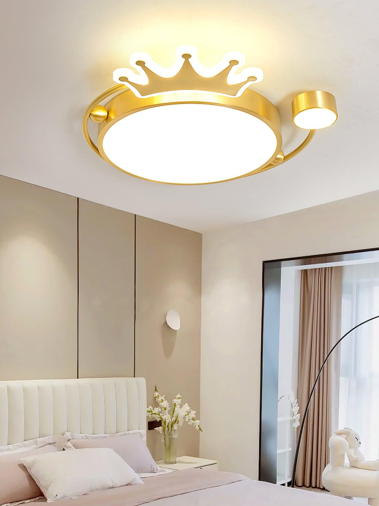 Crown Ceiling Light