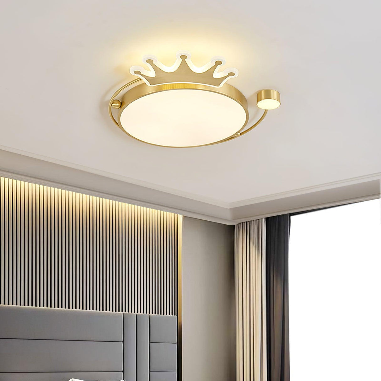 Crown Ceiling Light