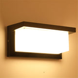 Horizontal LED Outdoor Light