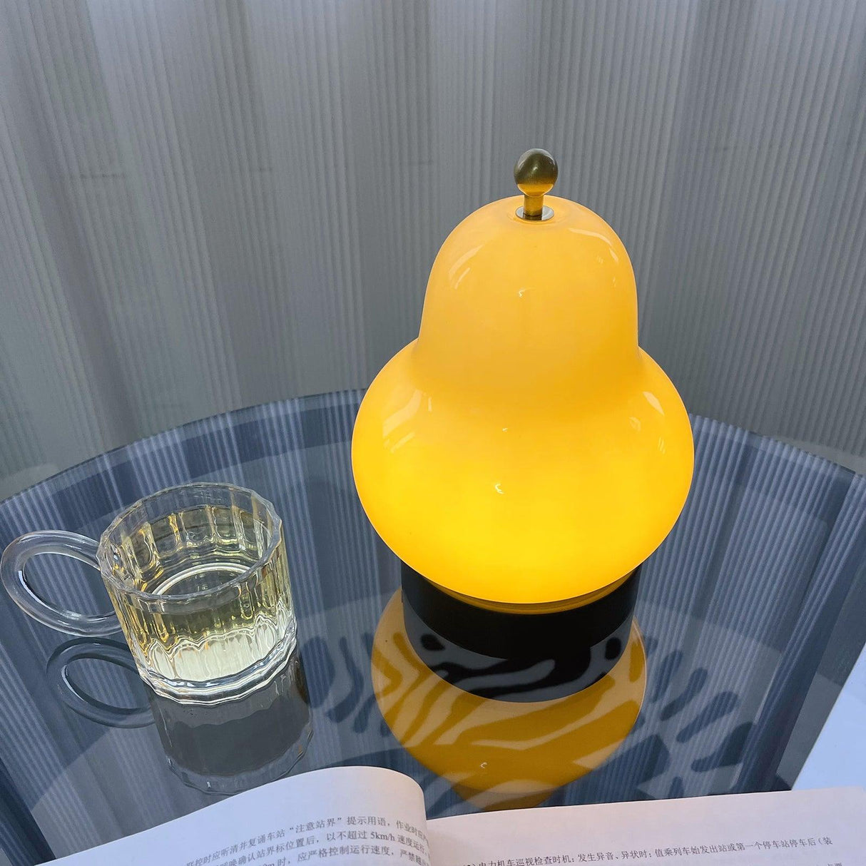 Pear Built-in Battery Table Lamp