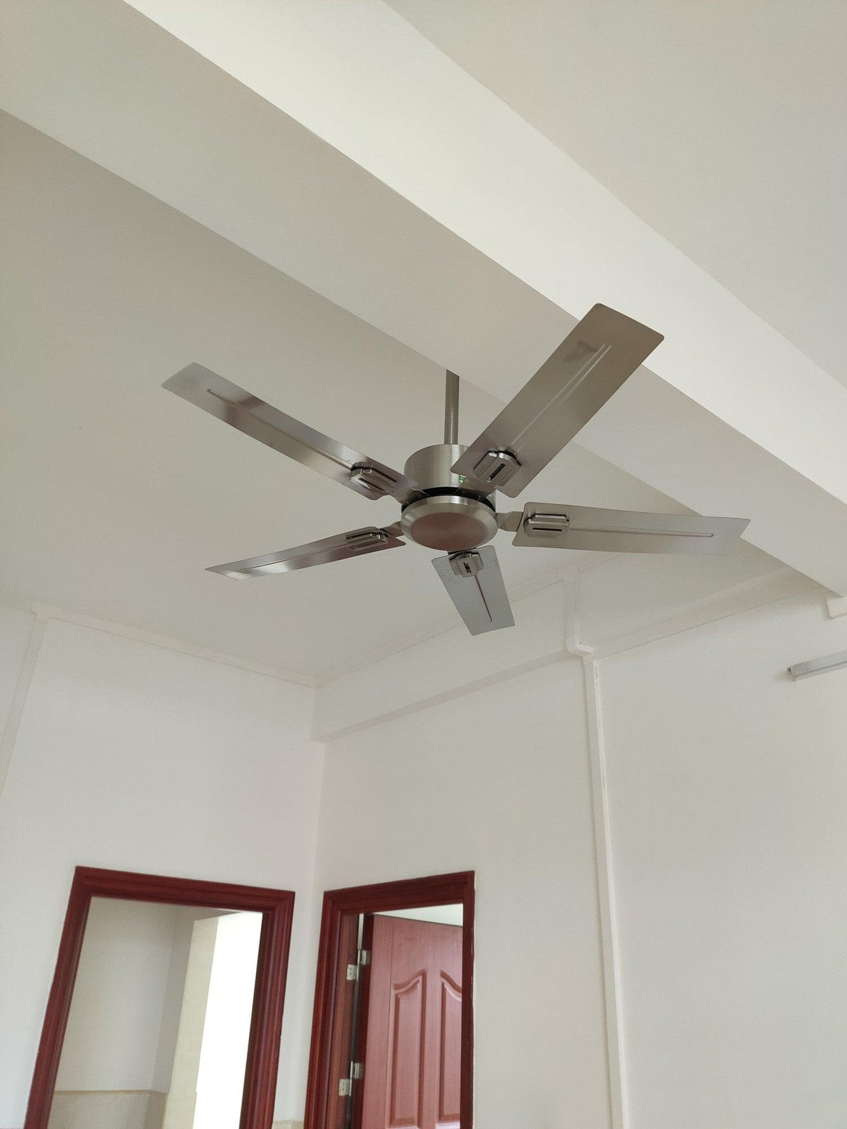 Rozzen Ceiling Fan 52″