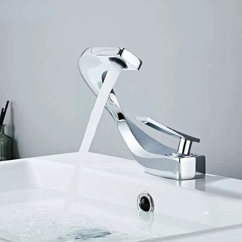 Victor - Curved Bathroom Faucet