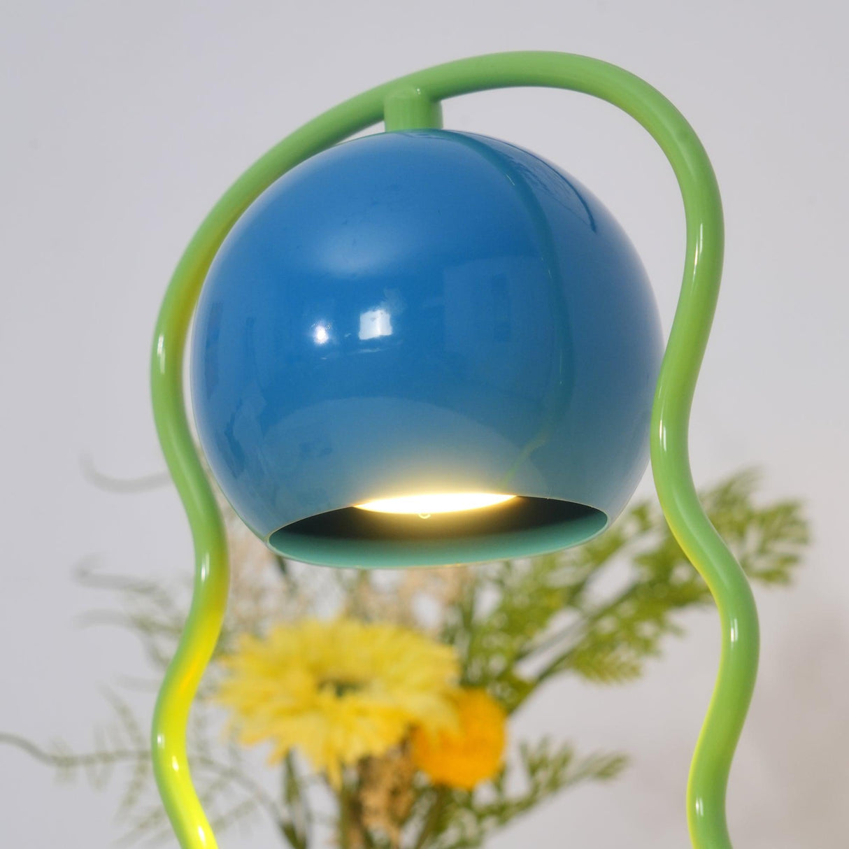 Squiggle Bright Table Lamp