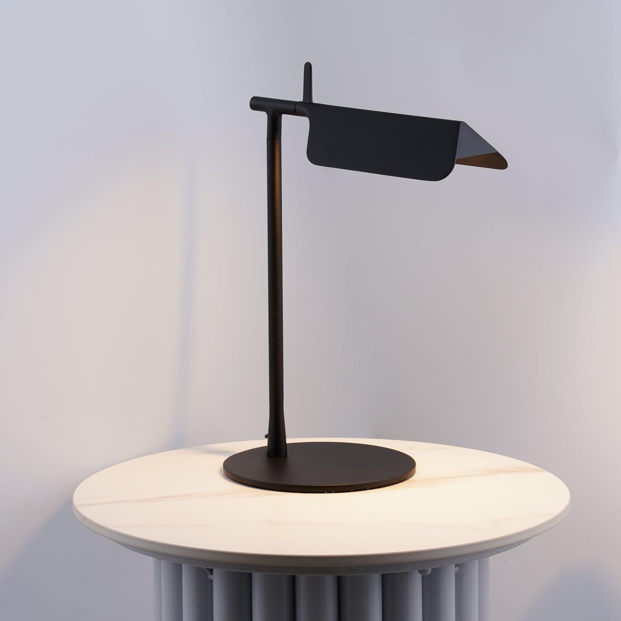 Pivot Ease Table Lamp