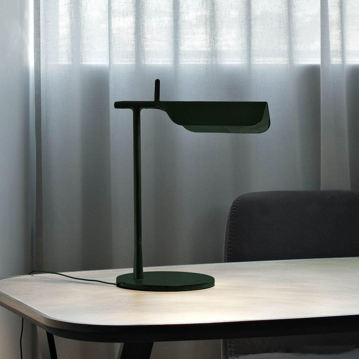 Pivot Ease Table Lamp