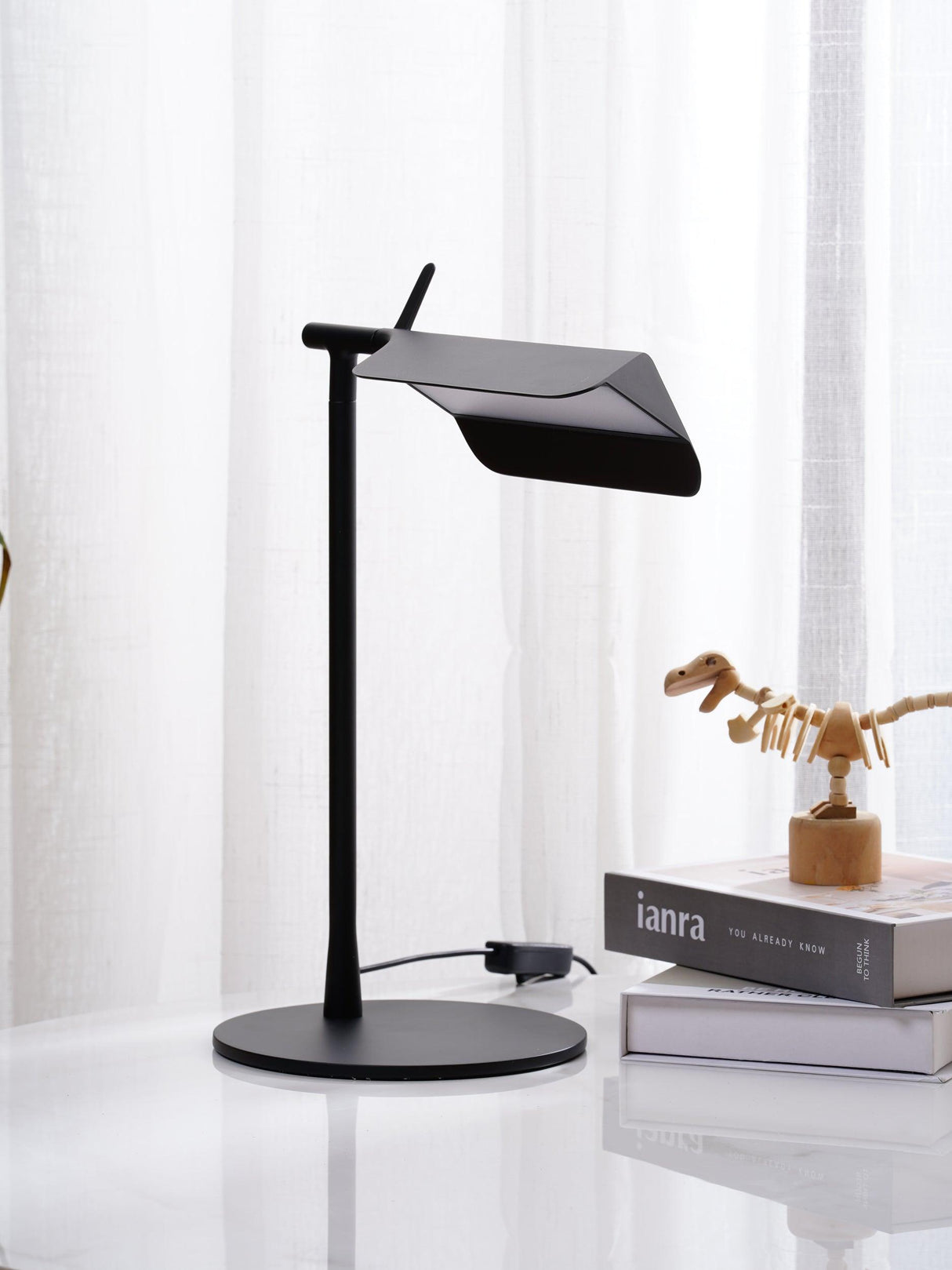 Pivot Ease Table Lamp