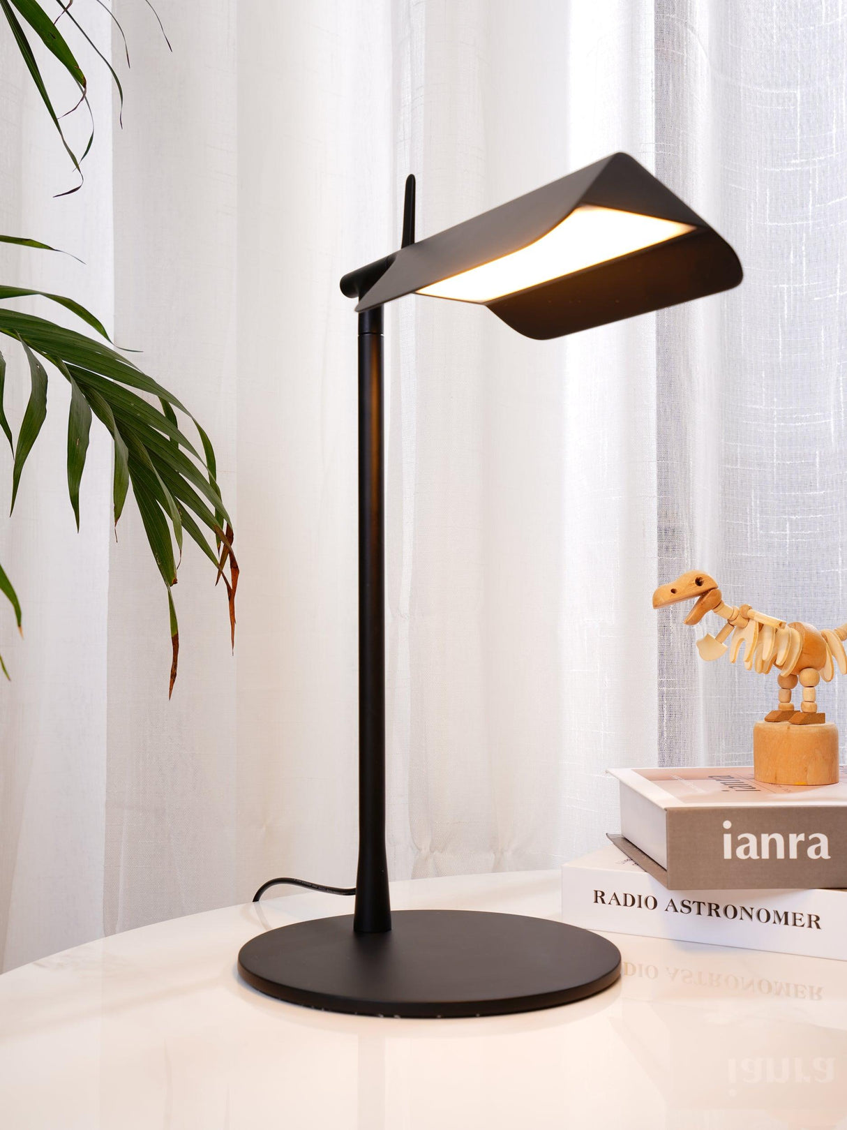 Pivot Ease Table Lamp