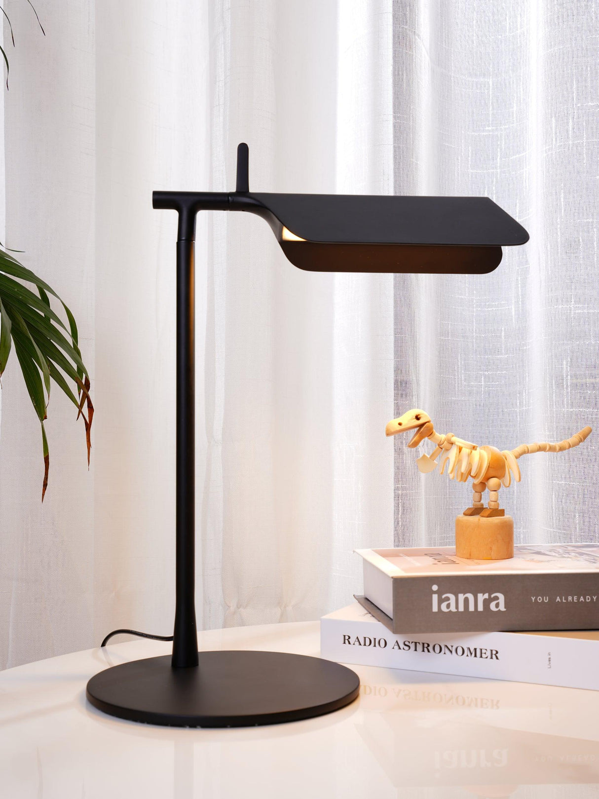 Pivot Ease Table Lamp