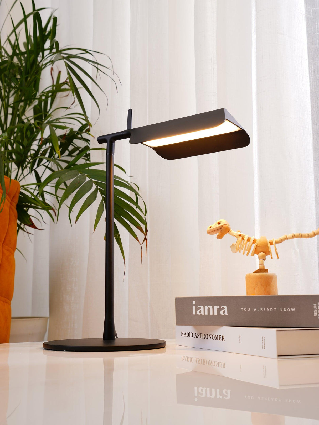 Pivot Ease Table Lamp