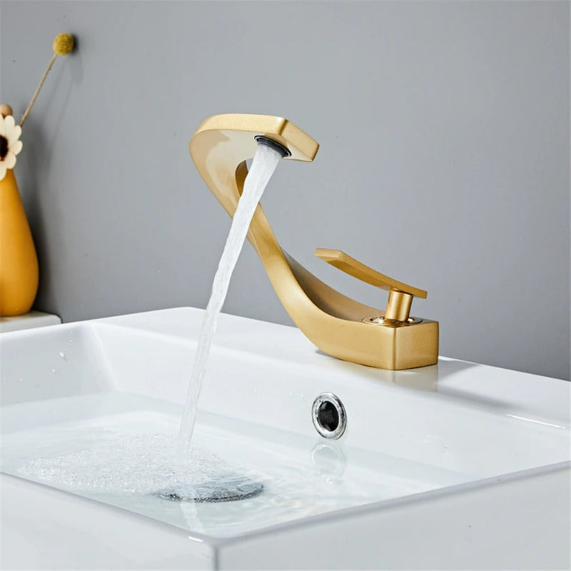 Victor - Curved Bathroom Faucet