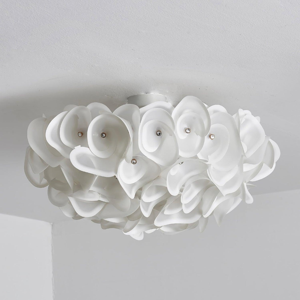 White Flower Ceiling Lamp