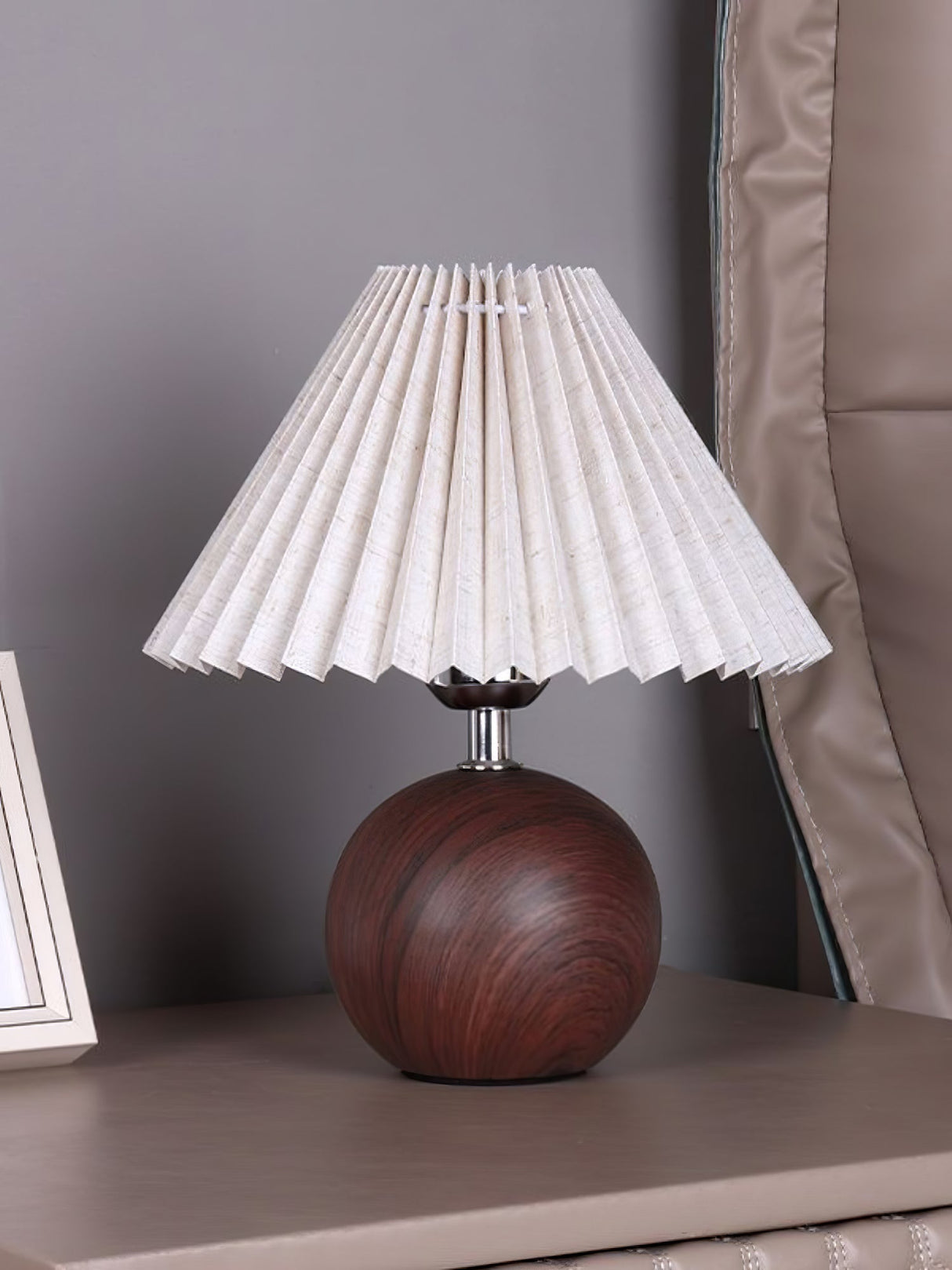 Pleated Wooden Table Lamp