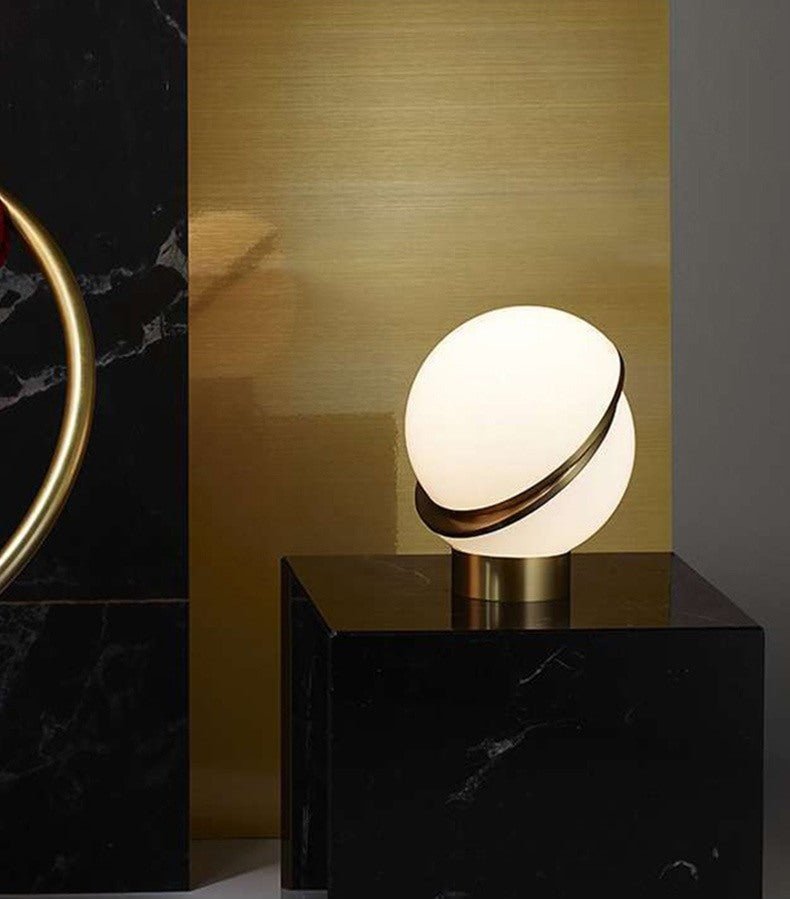 Round Postmodern Minimalist Creative Personality Table Lamp