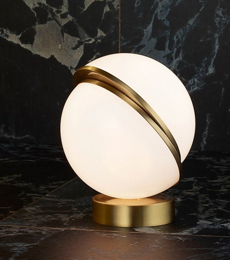 Round Postmodern Minimalist Creative Personality Table Lamp