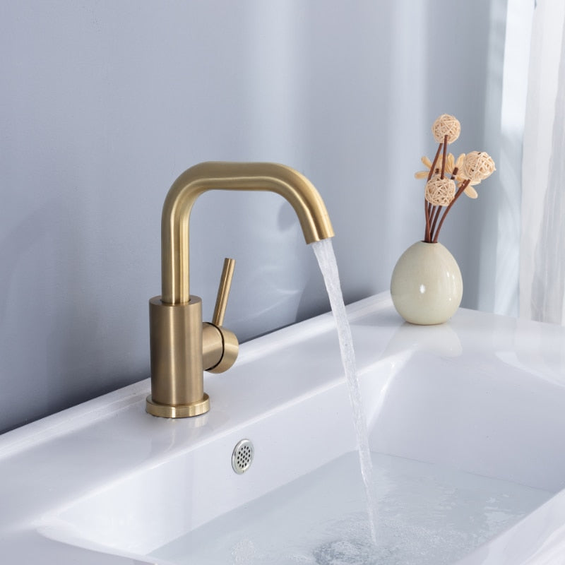 Classic Brass Single Handle Faucet