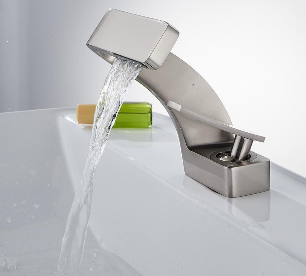 Everest - Modern Curved Faucet