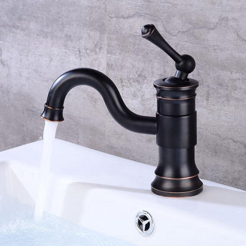 Beverly - Curved Faucet