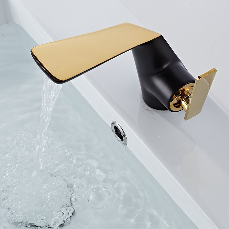 Raven - Modern Bathroom Faucet