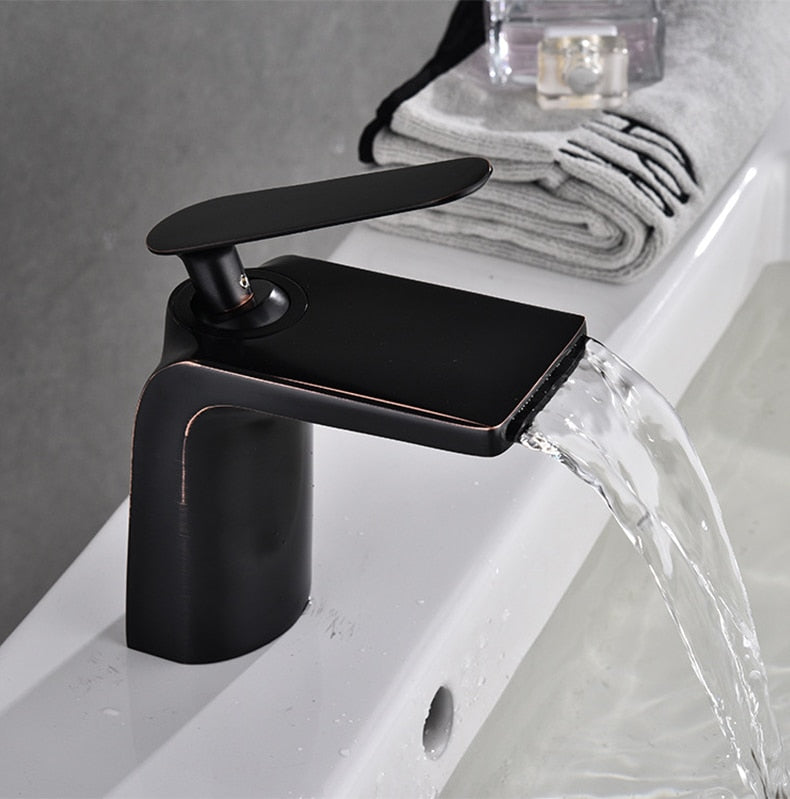 Elton - Classic Waterfall Faucet