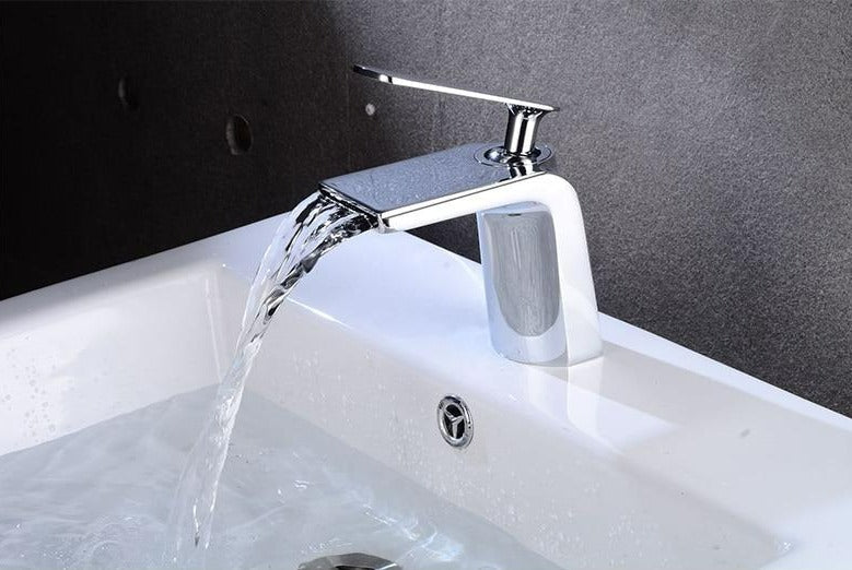 Elton - Classic Waterfall Faucet