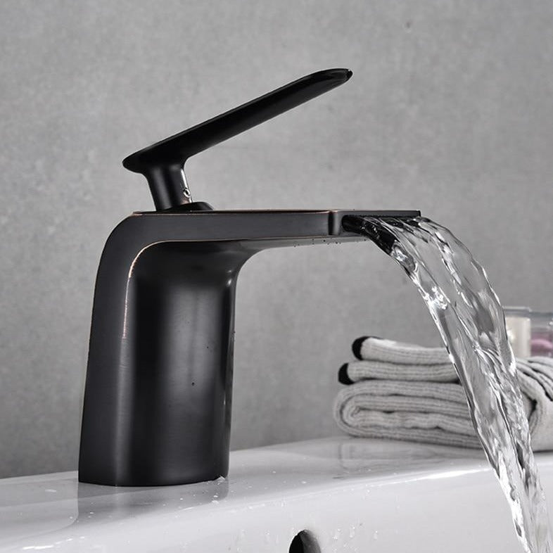 Elton - Classic Waterfall Faucet