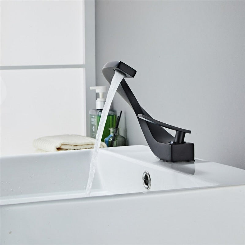 Victor - Curved Bathroom Faucet