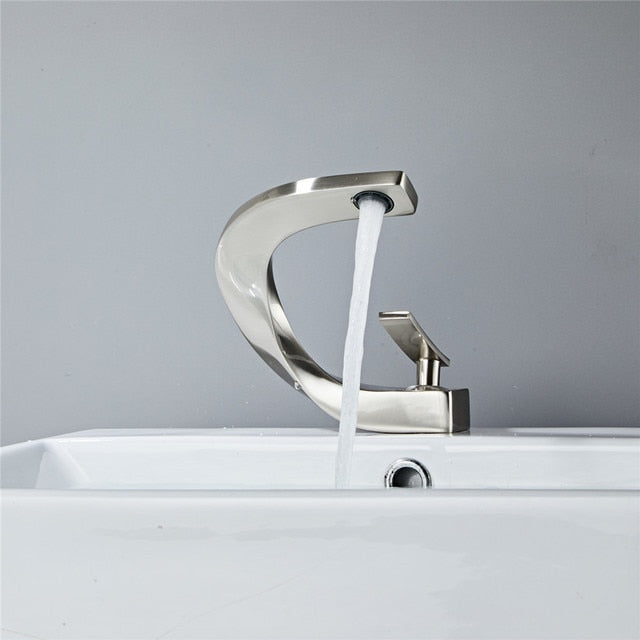 Victor - Curved Bathroom Faucet