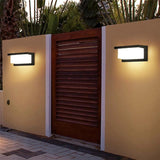 Horizontal LED Outdoor Light