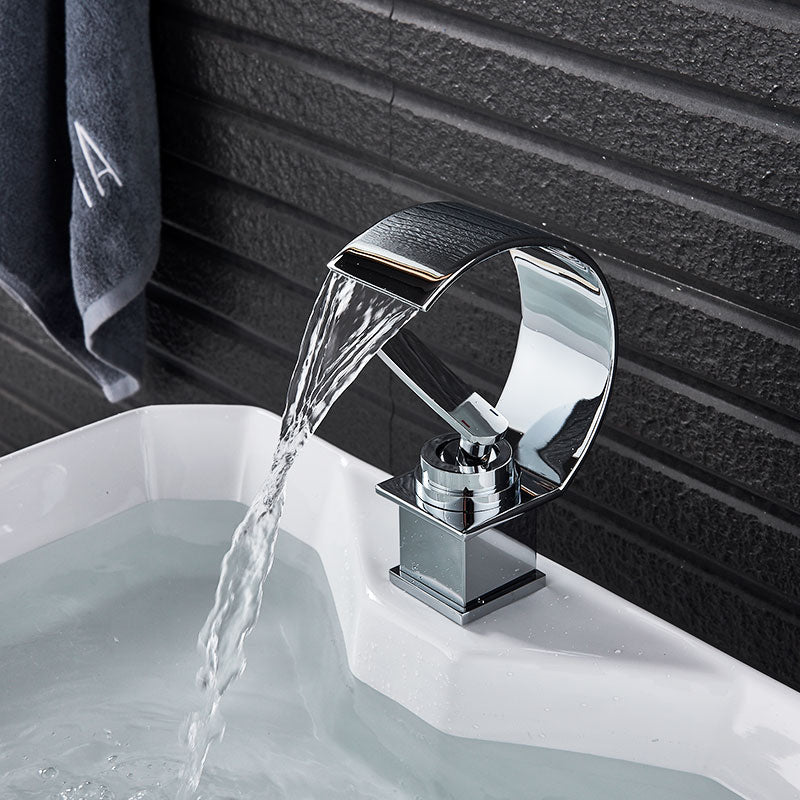 Bruce - Curved Bathroom Faucet