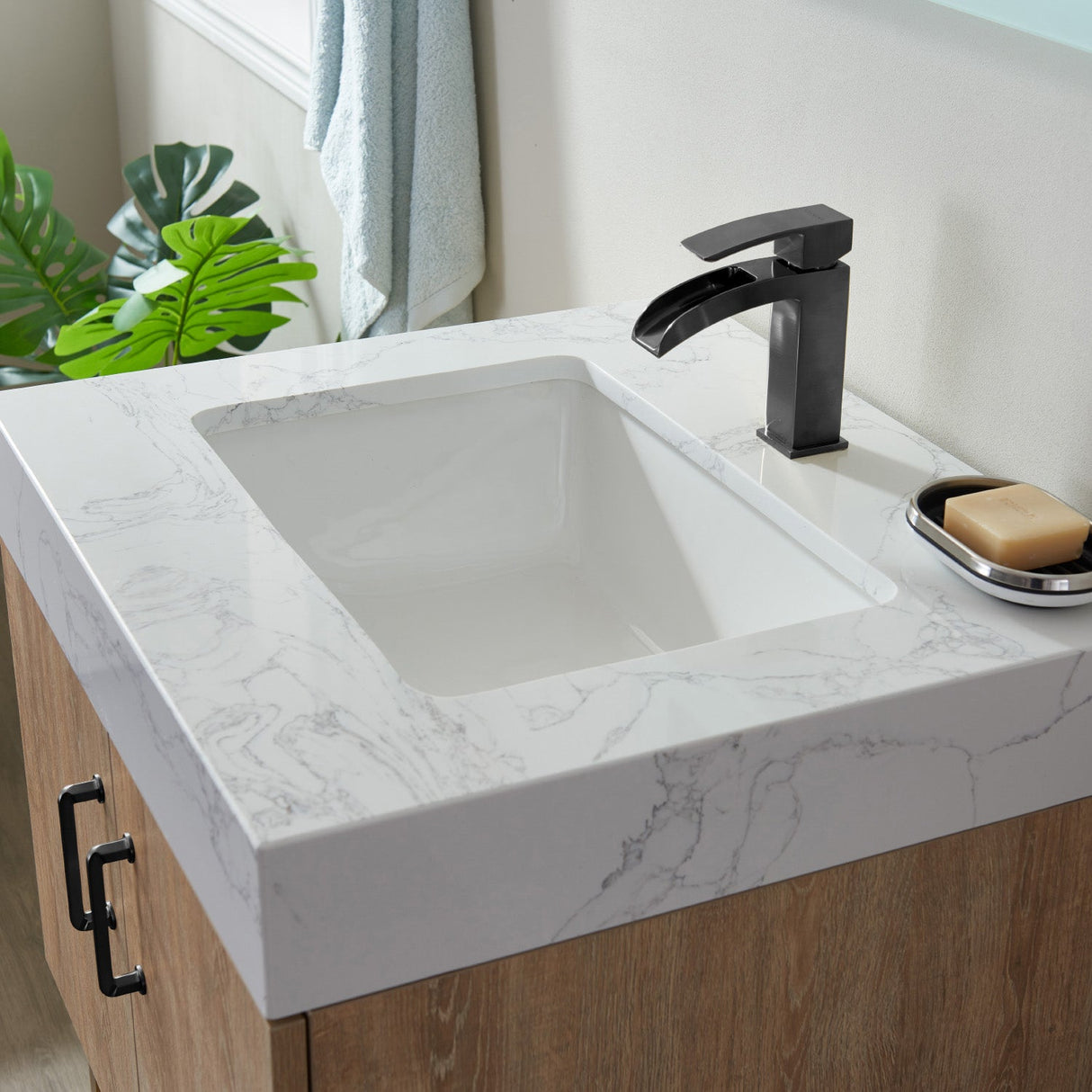 Alistair 24B" Single Vanity in North American Oak with White Grain Stone Countertop