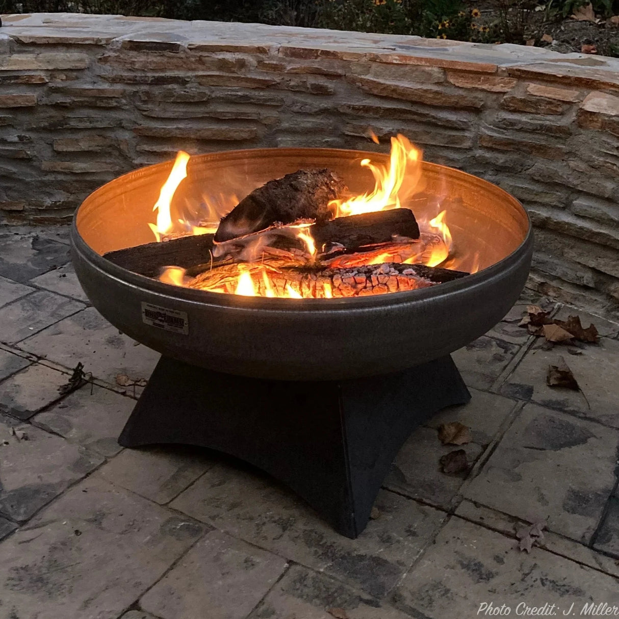 Ohio Flame Liberty with Curved Base Fire Pit